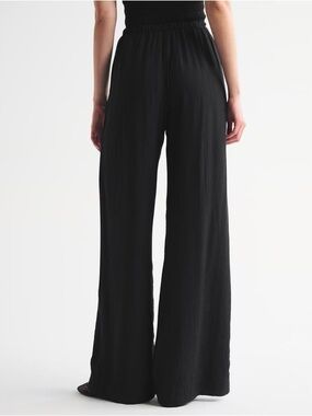 Abercrombie and Fitch Women’s Crinkle Textured Pull-On Pant Black Flowy